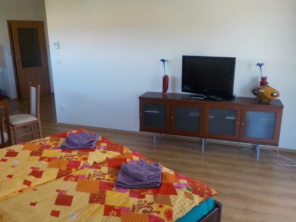 Guest House Beroun Zdice Екстериор снимка